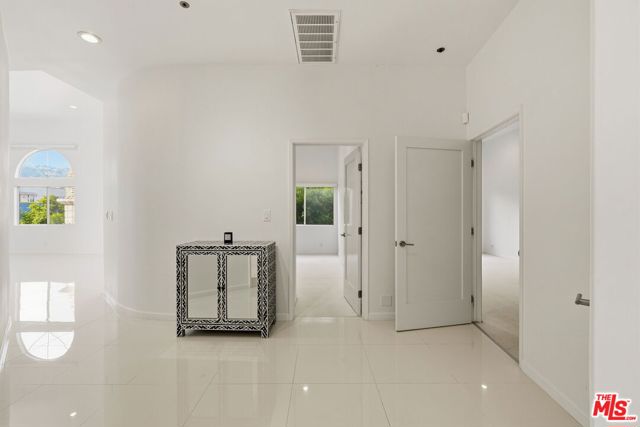 840 N Croft Avenue, Los Angeles CA: https://media.crmls.org/mediaz/c91a5c2d-814b-405d-9a7f-59ecd91ef0b8.jpg