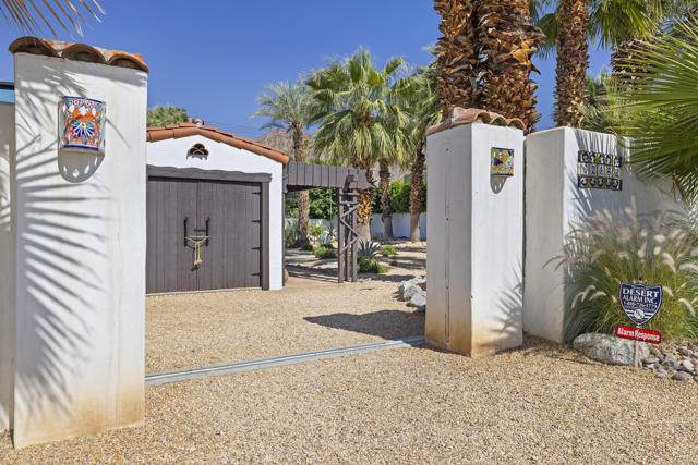 52862 Eisenhower Drive Drive, La Quinta CA: https://media.crmls.org/mediaz/c91ae9c6-9fc7-4dc4-9cee-28c4b02f5650.jpg