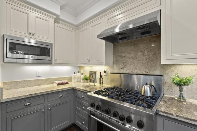 1246 Hoover Street, Menlo Park CA: https://media.crmls.org/mediaz/c91bf380-3307-4241-b738-e0f41c0aff5c.jpg