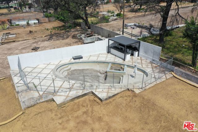 485 Athens Street, Altadena CA: https://media.crmls.org/mediaz/c91c51b0-02db-4962-92ee-30687dfb8747.jpg