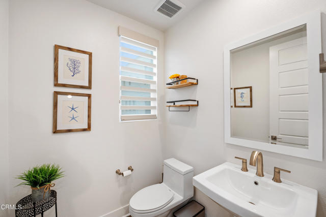 Detail Gallery Image 9 of 32 For 1062 Canal St, Oxnard,  CA 93035 - 3 Beds | 3/1 Baths