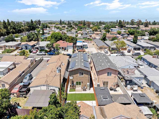 2418 W Lincoln St, Long Beach CA: https://media.crmls.org/mediaz/c91da135-81a0-4a89-b906-ada496000694.jpg