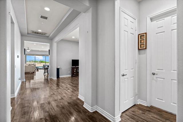 85115 Stazzano Place, Indio CA: https://media.crmls.org/mediaz/c91e4281-e4a4-4a58-976c-6b79c4ca4209.jpg