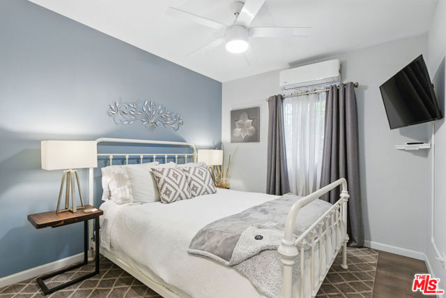 1209 Forest Street, Inglewood CA: https://media.crmls.org/mediaz/c91f04ef-b17c-4035-b671-1d6d5628cf1b.jpg