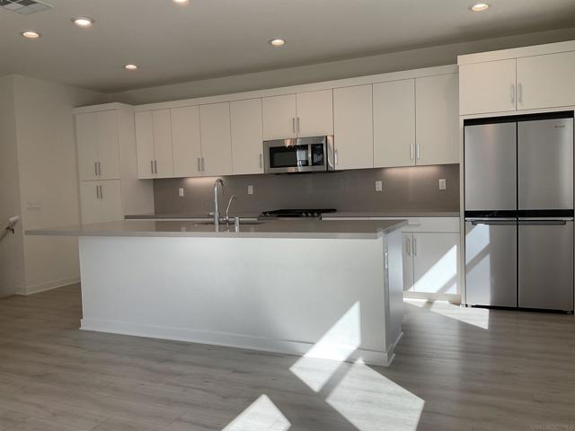 3032 Marquee Way, San Diego CA: https://media.crmls.org/mediaz/c91f07e9-99c2-4294-9feb-e5933cf29abb.jpg