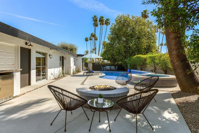 5155 E Bobolink Lane, Palm Springs CA: https://media.crmls.org/mediaz/c91f9965-ee0b-4709-b488-b1f504212c2e.jpg