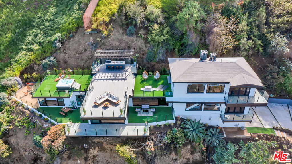 7308 Pacific View Drive, Hollywood Hills, CA 90068