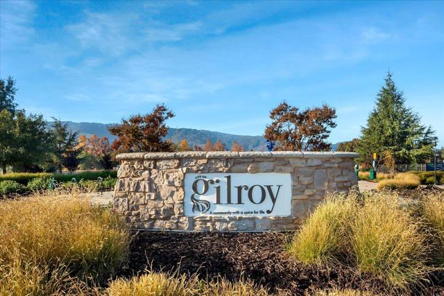 738 Sullivan Way, Gilroy CA: https://media.crmls.org/mediaz/c9202de4-8ac7-4803-87df-96cad791b579.jpg