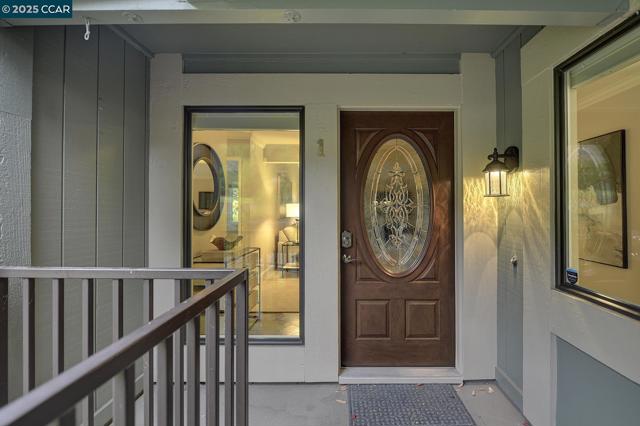 3050 Rossmoor Pkwy, Walnut Creek CA: https://media.crmls.org/mediaz/c9204f42-2408-48a6-8a43-3c12877e3548.jpg