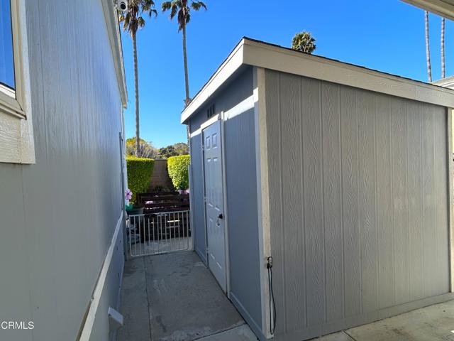 1215 Anchors Way, Ventura CA: https://media.crmls.org/mediaz/c9206336-9e10-4834-8365-821d2a4b252a.jpg