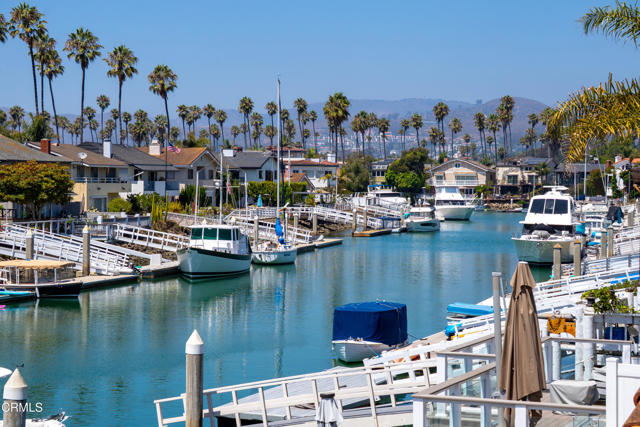 2851 Seahorse Avenue, Ventura CA: https://media.crmls.org/mediaz/c920fc69-cb08-44ec-bb85-4aeec6559a3c.jpg