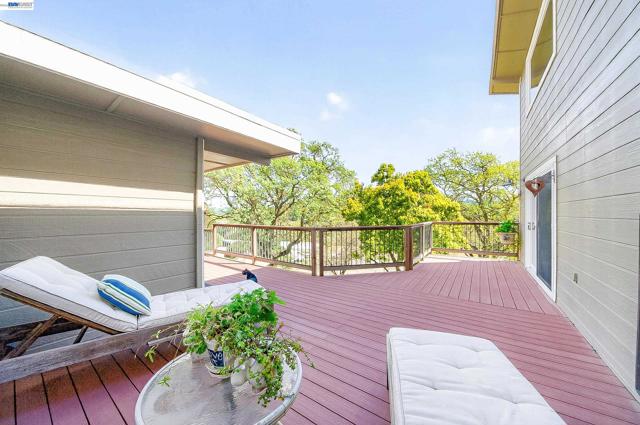 10700 Foothill Rd, Sunol CA: https://media.crmls.org/mediaz/c921531e-6ea7-44e2-9c58-2f30beaa59f1.jpg