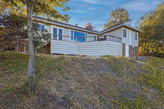 3306 Oak Grove, Julian CA: https://media.crmls.org/mediaz/c9215544-a2c0-4429-af9c-fd7df7103dd3.jpg