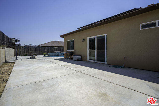 3605 Balvicar Drive, Bakersfield CA: https://media.crmls.org/mediaz/c921b183-6cc7-48d6-adf3-322ee65b3ae3.jpg