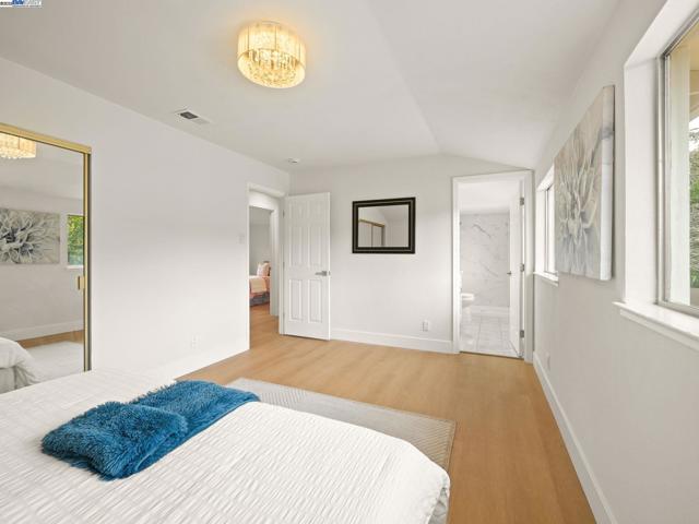 425 Lexington Dr, Vallejo CA: https://media.crmls.org/mediaz/c9227aee-824e-4328-89a2-fe3751699280.jpg
