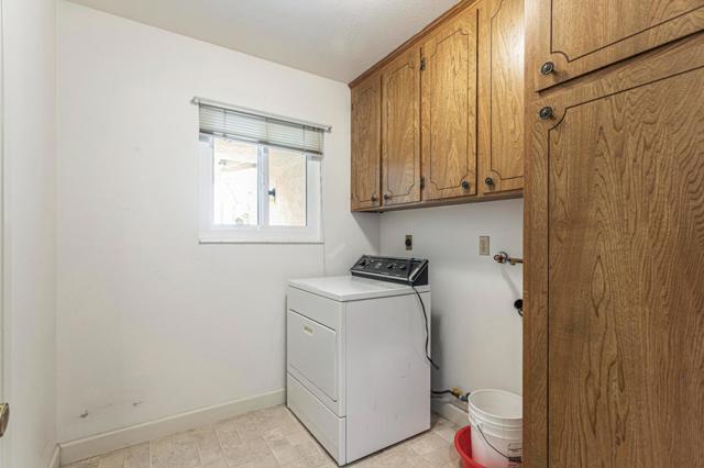 690 Ridgemark Drive, Hollister CA: https://media.crmls.org/mediaz/c922d3d6-f90e-4faf-ba57-0e0626f807e6.jpg