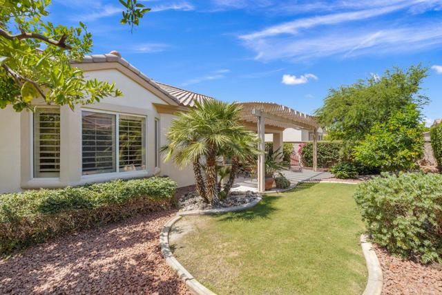 78688 Sunrise Canyon Avenue, Palm Desert CA: https://media.crmls.org/mediaz/c923ea8c-c4e5-4c54-8890-2453416cd763.jpg