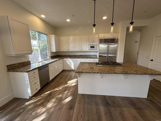 Detail Gallery Image 5 of 53 For 845 Stratford, Encinitas,  CA 92024 - 6 Beds | 4/1 Baths