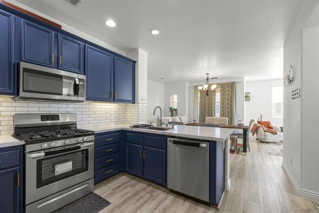 1800 E Lakeshore 1212, Lake Elsinore CA: https://media.crmls.org/mediaz/c9259c05-833a-44c4-910e-79d26a1bb237.jpg