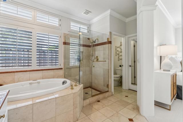 3879 Blackstone Ct, Castro Valley CA: https://media.crmls.org/mediaz/c926bc45-33ab-4051-a9ac-18c9ac62bf56.jpg