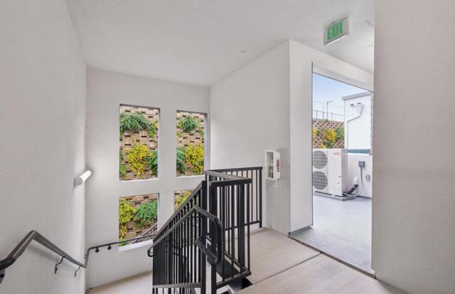 2449 Willow Way, San Mateo CA: https://media.crmls.org/mediaz/c927e4d8-9d19-4a48-8ea4-3e69817950ce.jpg