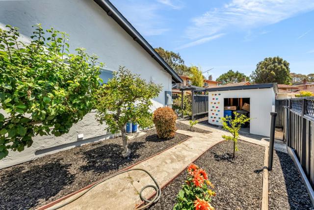 6 Whitecliff Court, San Mateo CA: https://media.crmls.org/mediaz/c9285289-ba3d-46dd-9064-68553b5f74e1.jpg
