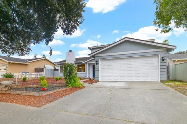 2828 Monte Cresta Way, San Jose CA: https://media.crmls.org/mediaz/c928a7a3-0970-433e-90c0-f6a92f491dcd.jpg