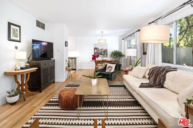 18611 Collins Street, E10 photo 7