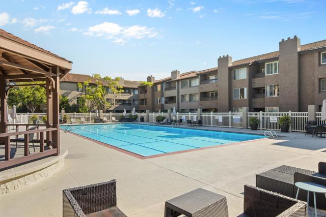 10325 Caminito Cuervo, San Diego CA: https://media.crmls.org/mediaz/c9293a39-9c8f-4c4e-a2cc-0f59ae23217a.jpg