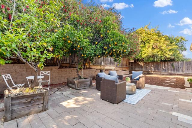 1425 Cedar Place, Los Altos CA: https://media.crmls.org/mediaz/c9298a3d-76f2-4a21-b0c7-08a11691792e.jpg