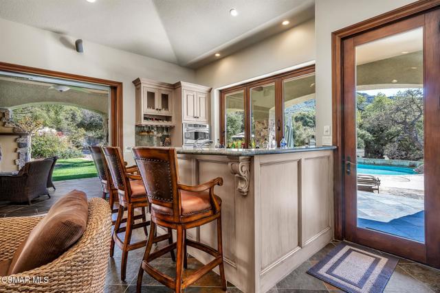 1826 Crystal View Circle, Newbury Park CA: https://media.crmls.org/mediaz/c929a357-74cd-41e2-8edc-37ed300702e6.jpg