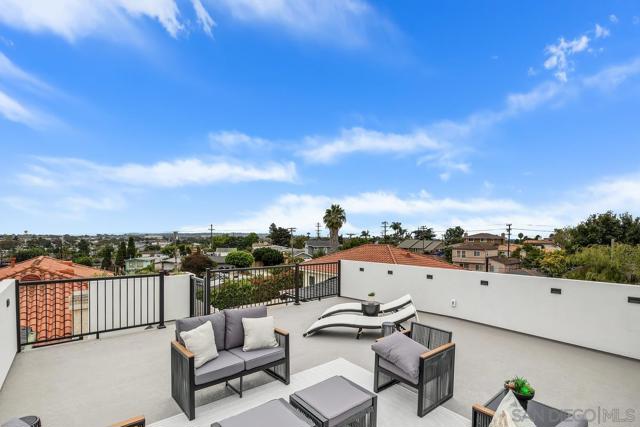 1826 Galveston St, San Diego CA: https://media.crmls.org/mediaz/c92a27ab-1f52-4347-9bbd-153a4169ecb7.jpg