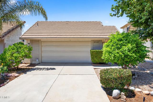 27127 Rio Bosque Drive, Valencia CA: https://media.crmls.org/mediaz/c92a36b1-2255-4a8b-91ba-3a36e723928a.jpg