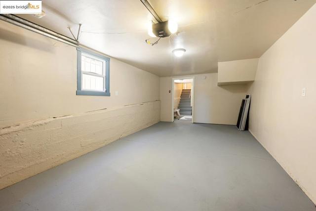5344 Walnut St, Oakland CA: https://media.crmls.org/mediaz/c92a6307-9a83-4333-afaf-479036d9b6f0.jpg