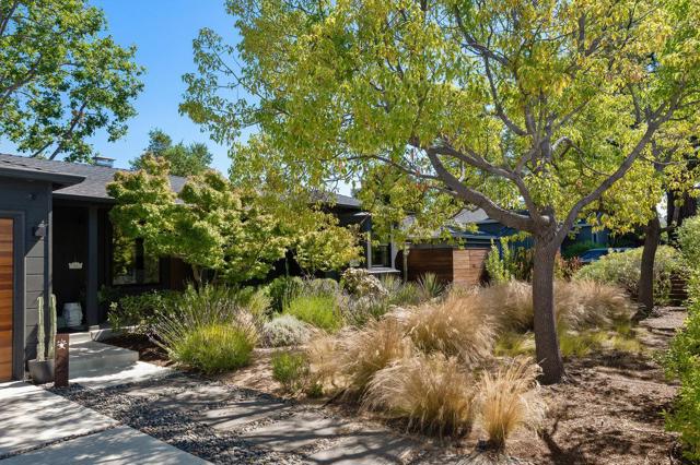 137 30th Avenue, San Mateo CA: https://media.crmls.org/mediaz/c92acf18-51be-4776-9a96-e7db1bfe4178.jpg