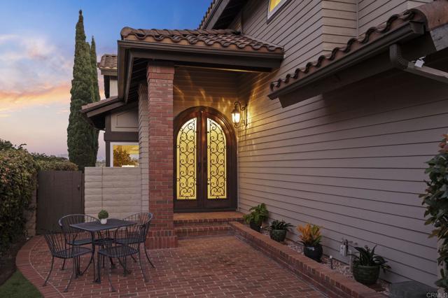 213 Via Palacio, Encinitas CA: https://media.crmls.org/mediaz/c92b36d6-7188-454e-a5f4-cfc94714d510.jpg