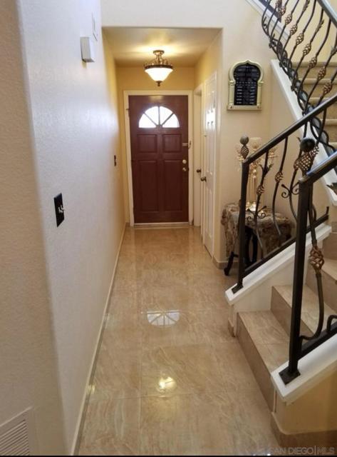 2185 Gibraltar Glen, Escondido CA: https://media.crmls.org/mediaz/c92b40af-0d7a-4739-942c-f18b7eded4f6.jpg