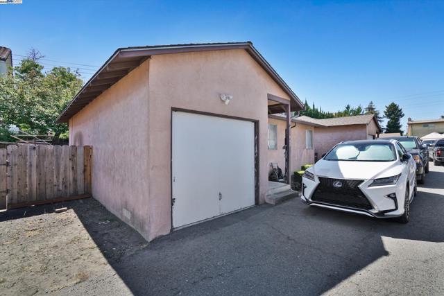 656 Berry Ave, Hayward CA: https://media.crmls.org/mediaz/c92b4fc4-7c03-4739-a202-49236281e3f3.jpg