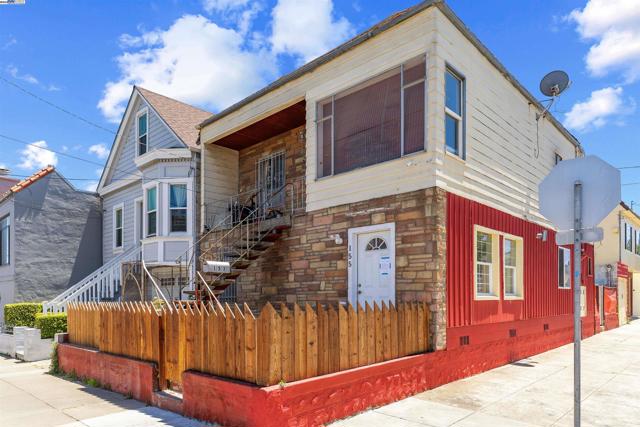 153 Silliman, San Francisco CA: https://media.crmls.org/mediaz/c92bc20f-0a20-42af-abe3-b7e36f2ec640.jpg