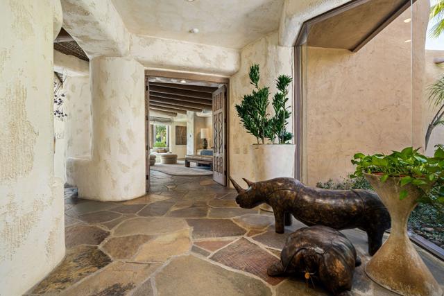 475 S Via Las Palmas, Palm Springs CA: https://media.crmls.org/mediaz/c92c222b-5b53-4b12-b280-2dcc6f5230a5.jpg