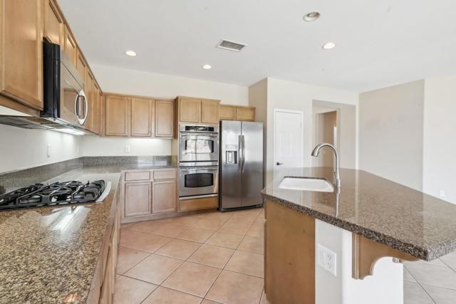 60375 Living Stone Drive, La Quinta CA: https://media.crmls.org/mediaz/c92c3166-ff91-424d-a4a0-4502cfdb9b1a.jpg