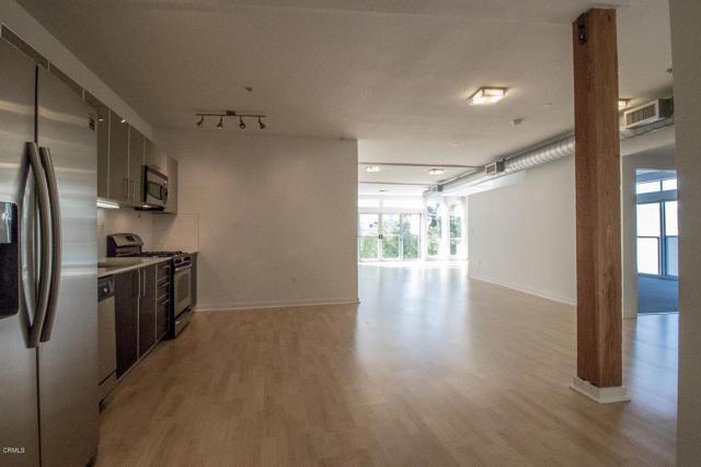 Detail Gallery Image 18 of 29 For 4215 Glencoe Ave #221,  Marina Del Rey,  CA 90292 - 2 Beds | 3 Baths