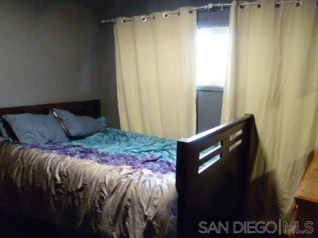 553 Sears Ave, San Diego CA: https://media.crmls.org/mediaz/c92e3e13-5b01-4177-8326-bb14f3a052a3.jpg