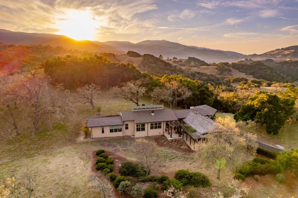 3 Refugio Trace