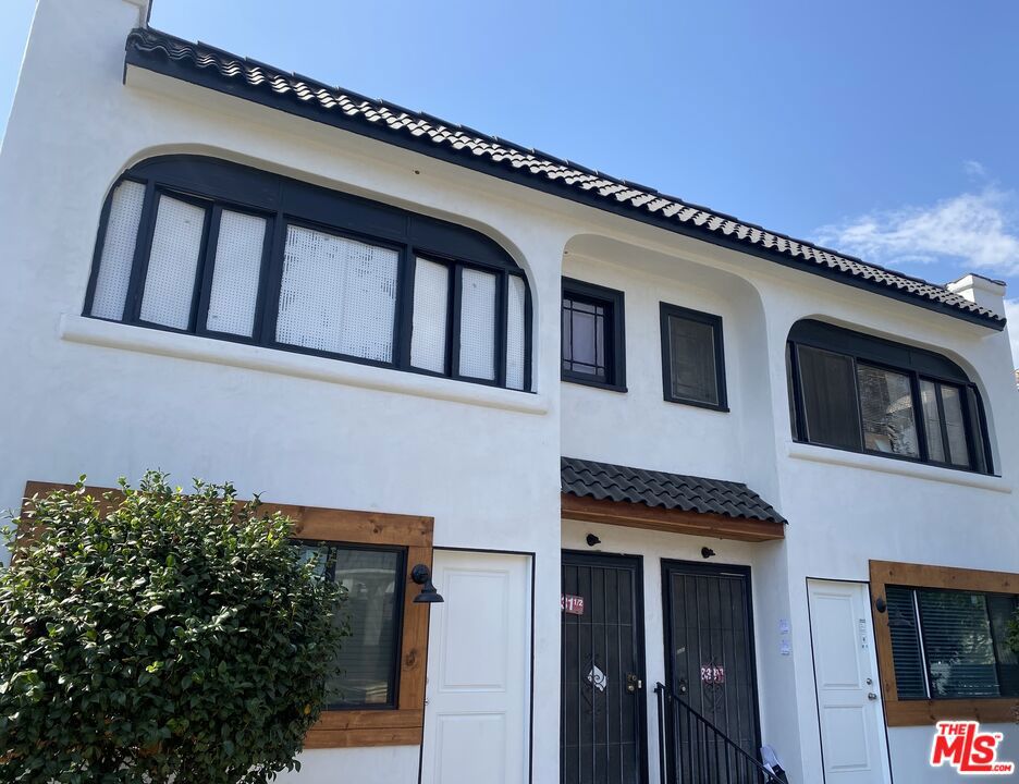 831 N Heliotrope Drive Unit A, Los Angeles, CA 90029
