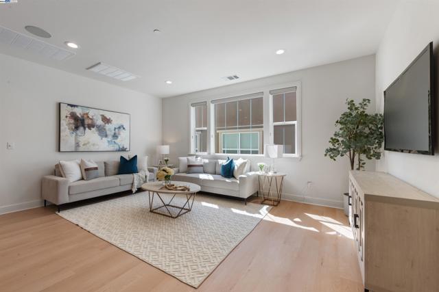 7152 Aubrey Way, Dublin CA: https://media.crmls.org/mediaz/c92f13bb-b1ec-4fed-8d84-9a4914c67c43.jpg