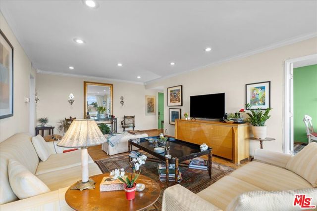 4487 Colbath Avenue, 310 photo 7