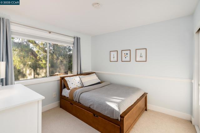 200 Hat Creek Ct, San Ramon CA: https://media.crmls.org/mediaz/c92f6618-e7f8-48df-a9d8-634051ab7cea.jpg