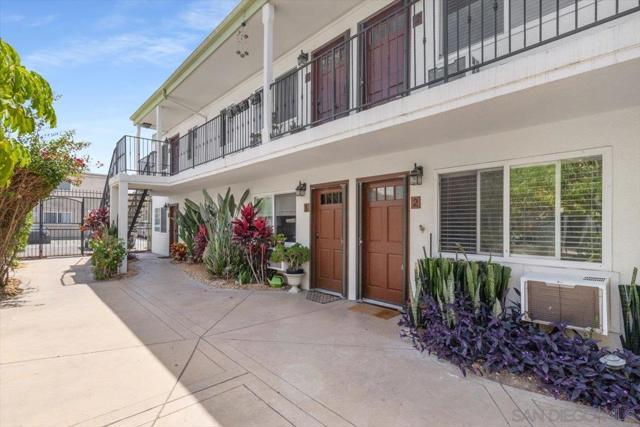 4425 50th Street, San Diego CA: https://media.crmls.org/mediaz/c92f72f9-d402-463b-80f9-e7dc11fafc2b.jpg