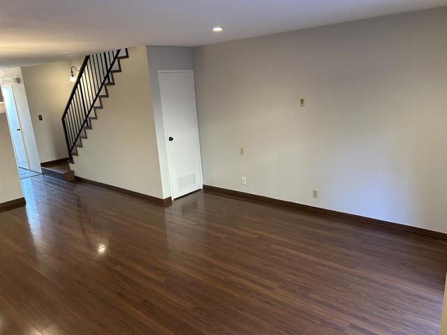 940 Peninsula Avenue, San Mateo CA: https://media.crmls.org/mediaz/c92f7f7a-1057-4e82-8054-16eb4a83b27f.jpg